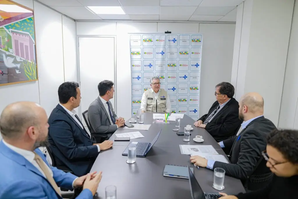 Reunião no Ministério de Saúde