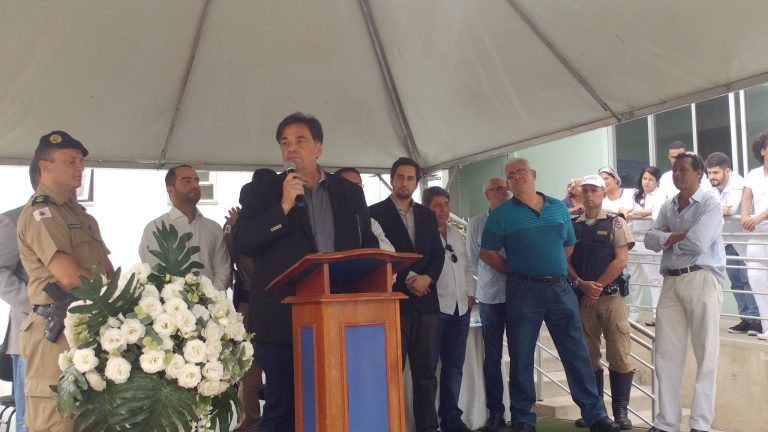Sávio Souza Cruz em evento no Hospital Santo Antônio