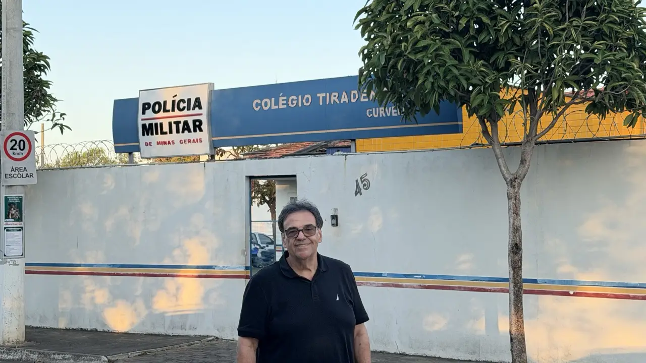 Sávio Souza Cruz no Colégio Tiradentes de Curvelo